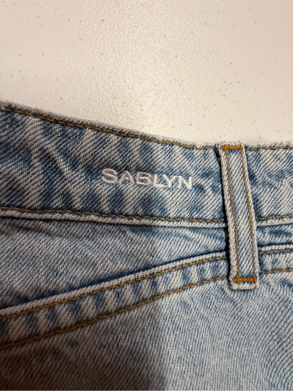 SABLYN Gablyn Distressed Jeans Women’s 27 Light Wash Straight Leg Made USA
B342